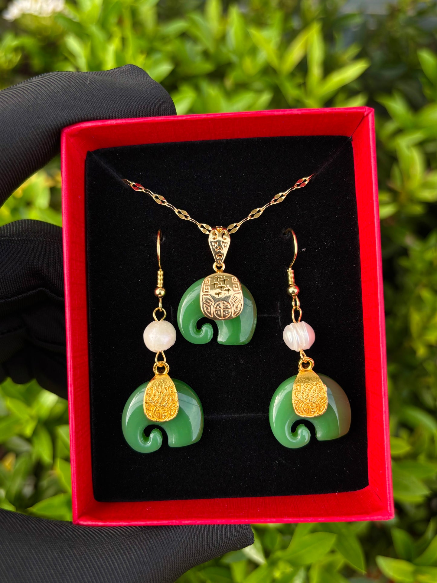 Natural Jade Stone Elephant Set (2pc)