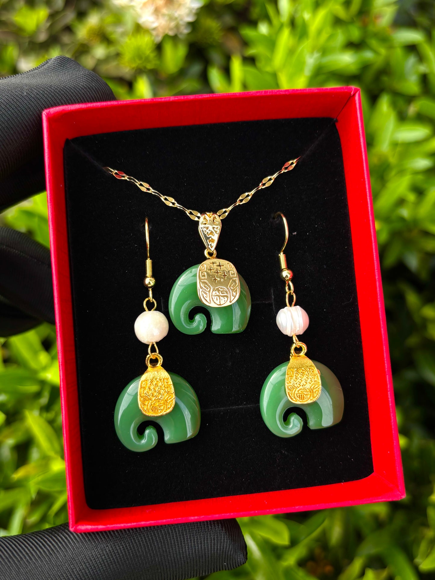 Natural Jade Stone Elephant Set (2pc)