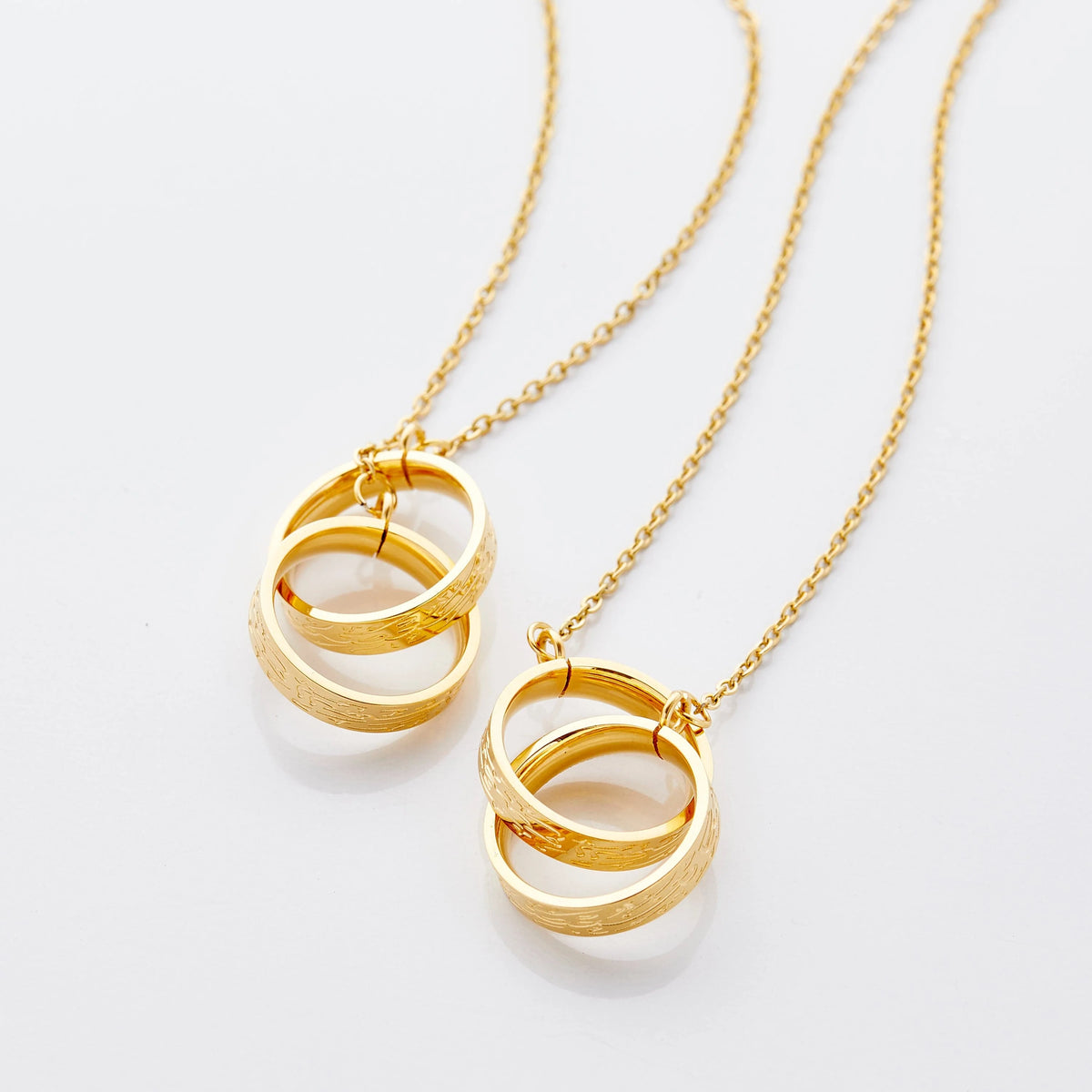 Hold Onto Each Other” Arabic Interlocking Necklace Set