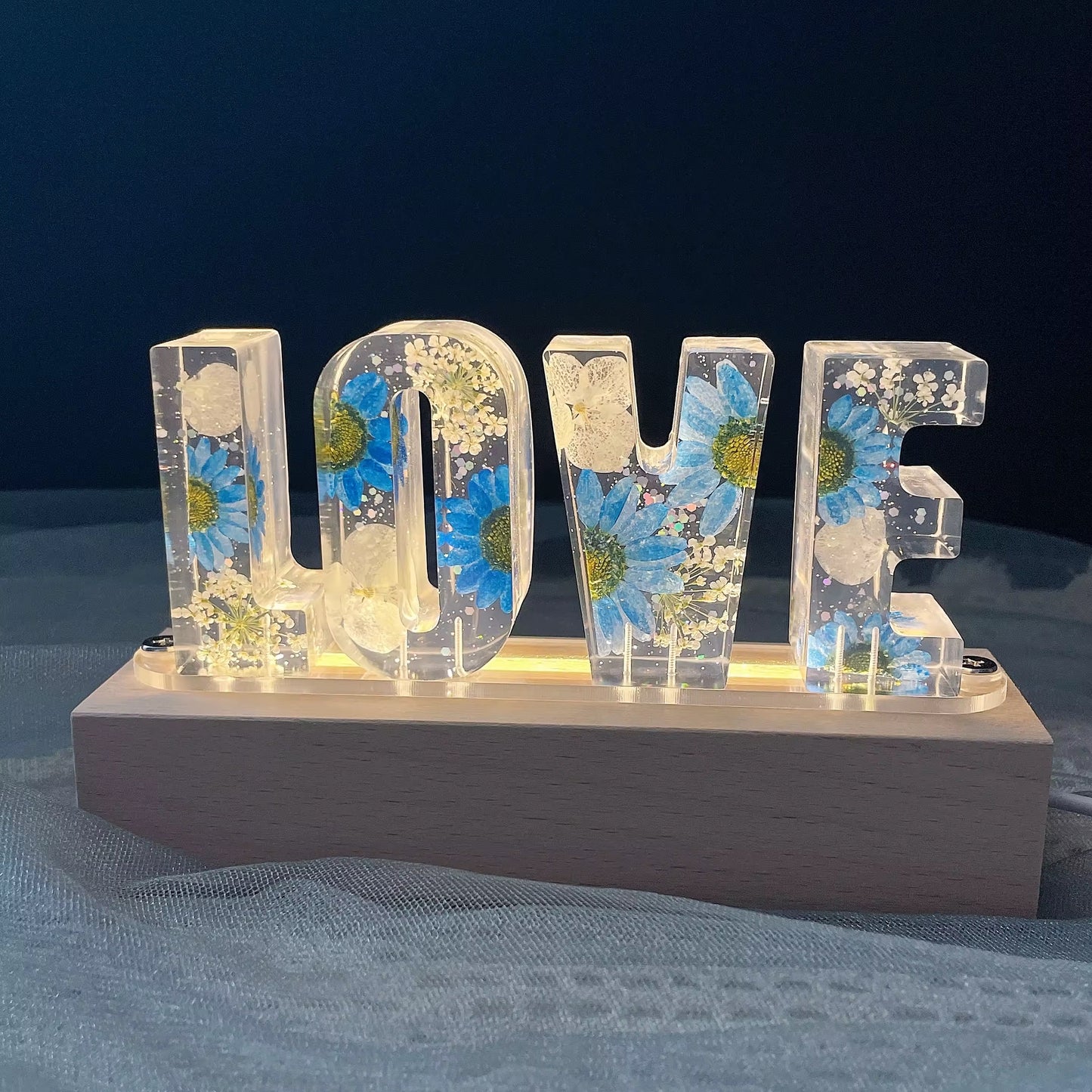 Eternal Chrysanthemum Flower Mother’s Love USB Lamp with LED Wooden Light Base