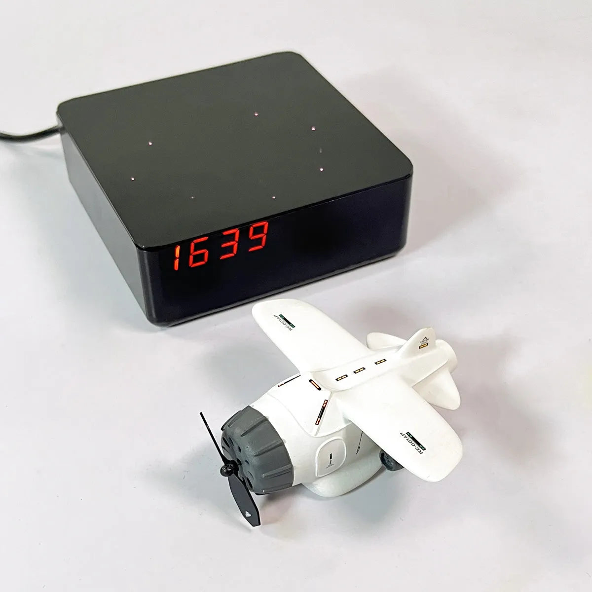 Magnetic Levitating / Floating Aviation Plane Clock