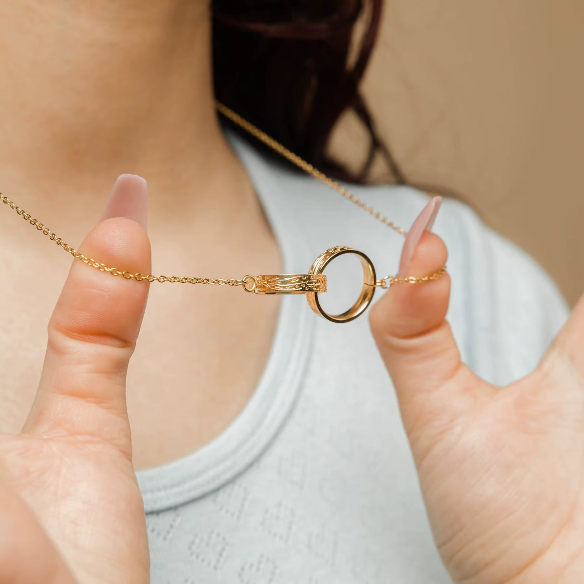 Hold Onto Each Other” Arabic Interlocking Necklace Set