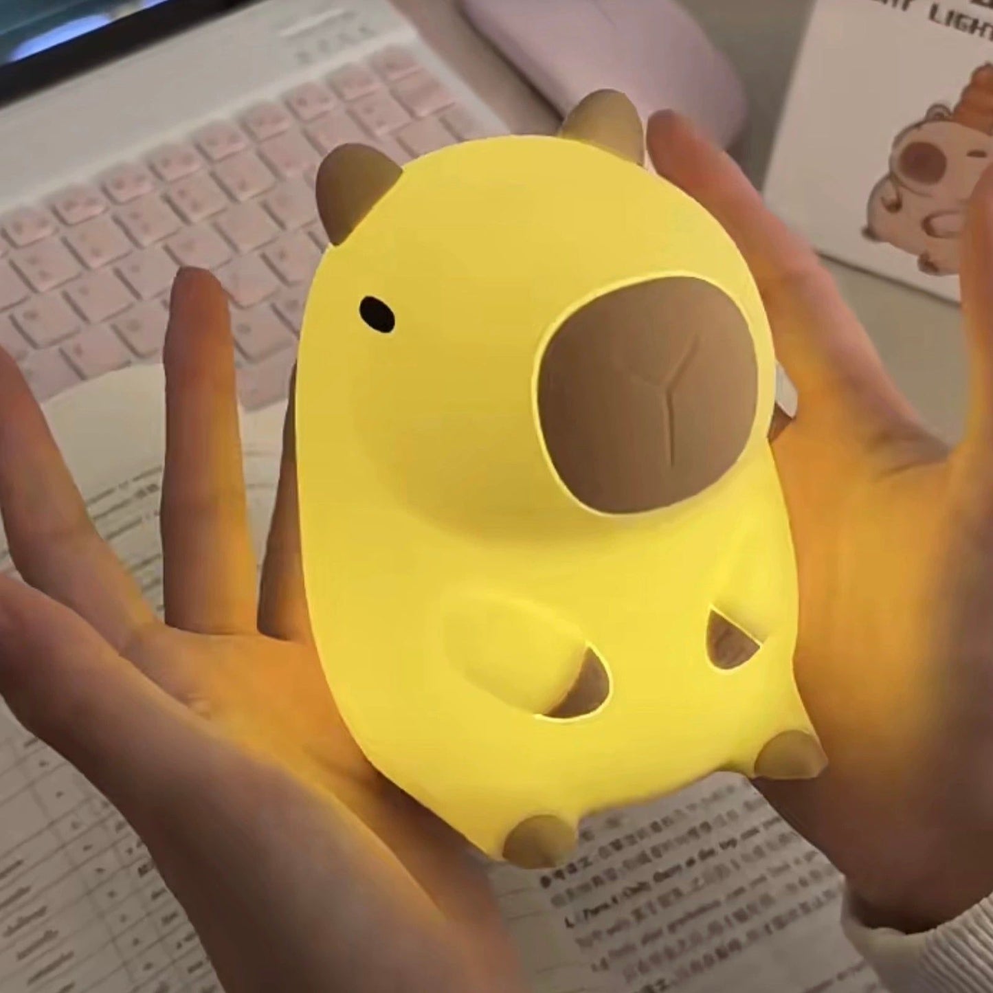 Adorable Squishy Silicone Animal Night Light (Capybara)